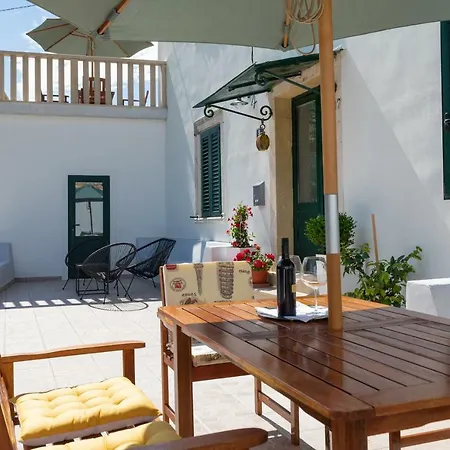 Ticket To Paradise Apartment *